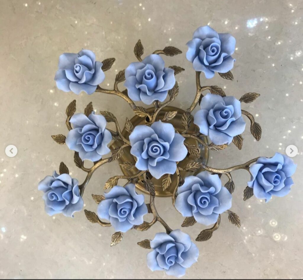 گل لوستر آبی