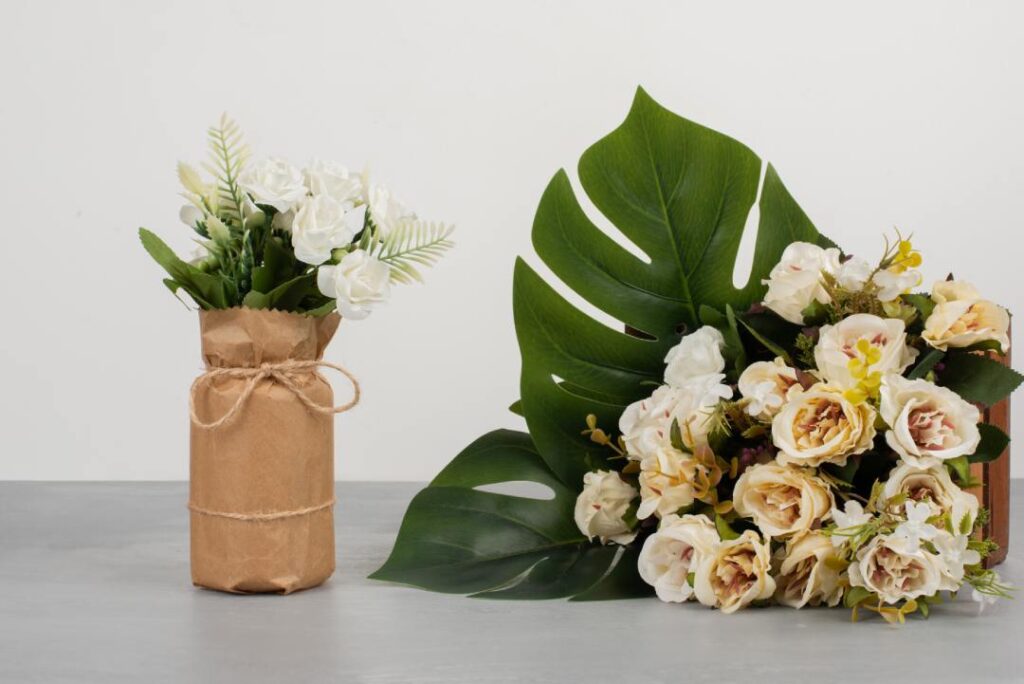 دسته و گلدان گل مصنوعی برای ساکنین رشت